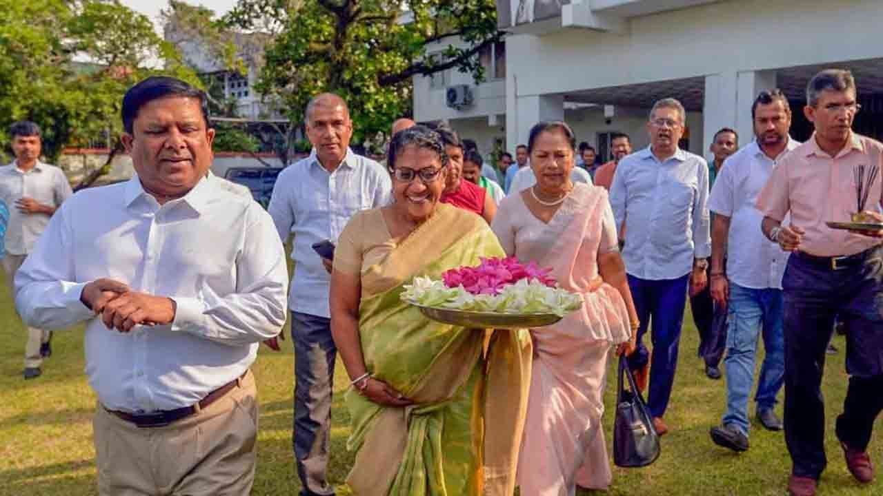 ஐ.தே.கட்சியின் புதிய பொதுச்செயலாளர் கடமைகளை பொறுப்பேற்றார்