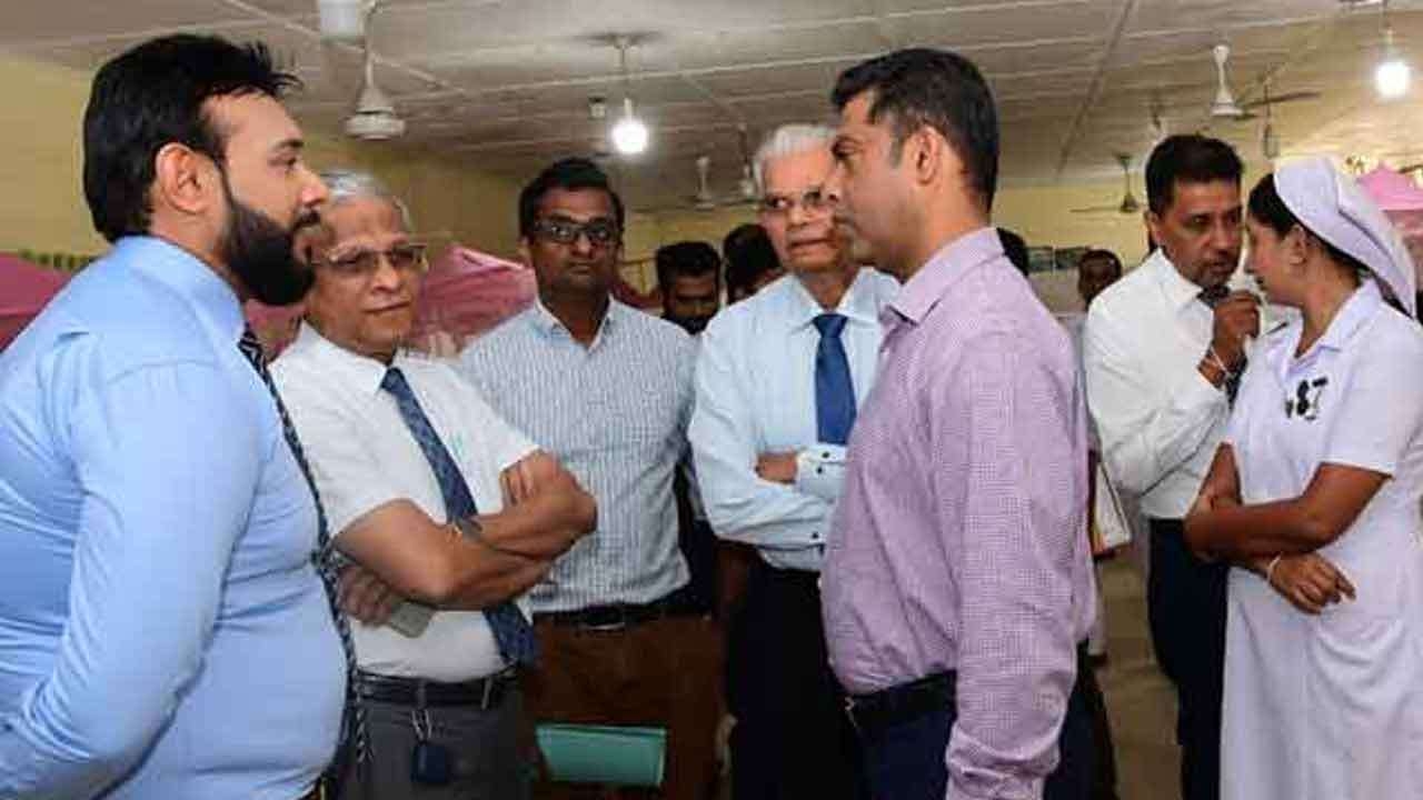 மருத்துவமனைகள் பெறும் உதவிகள் குறித்து சுகாதார அமைச்சரின் நிலைப்பாடு!