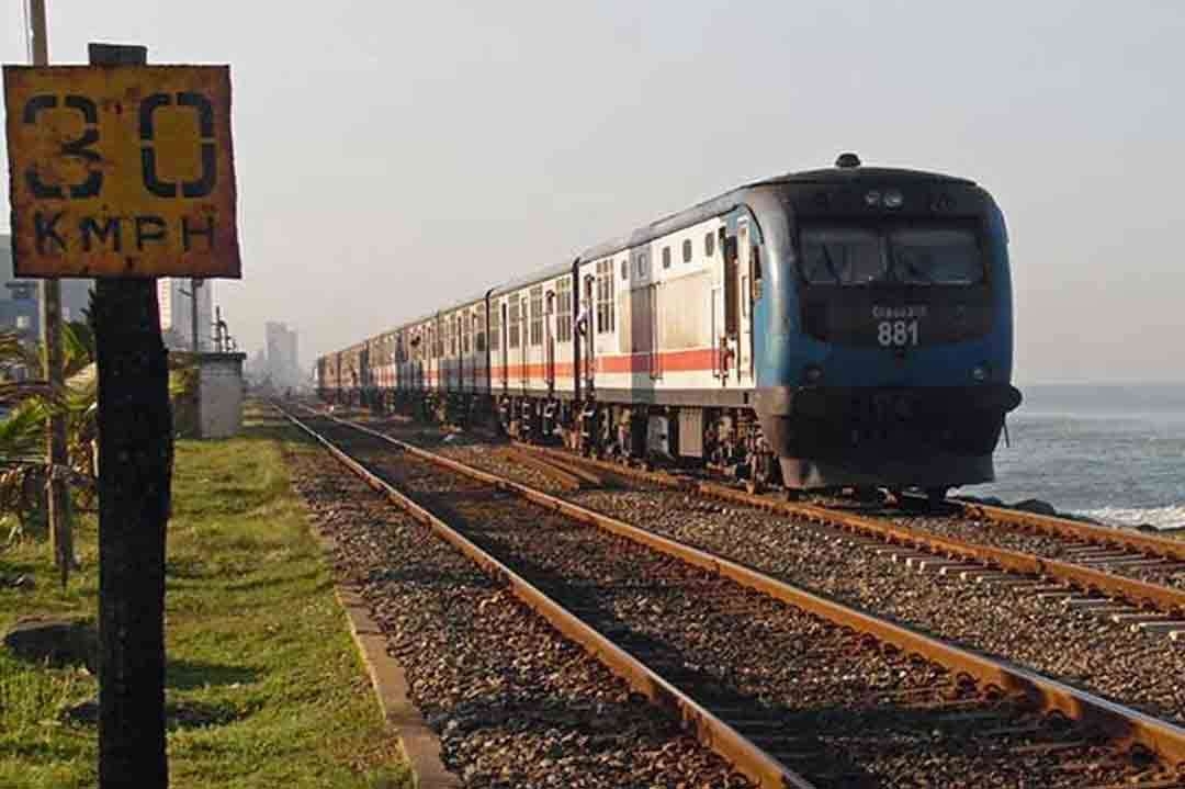 கடலோர ரயில் சேவையில் தாமதம்