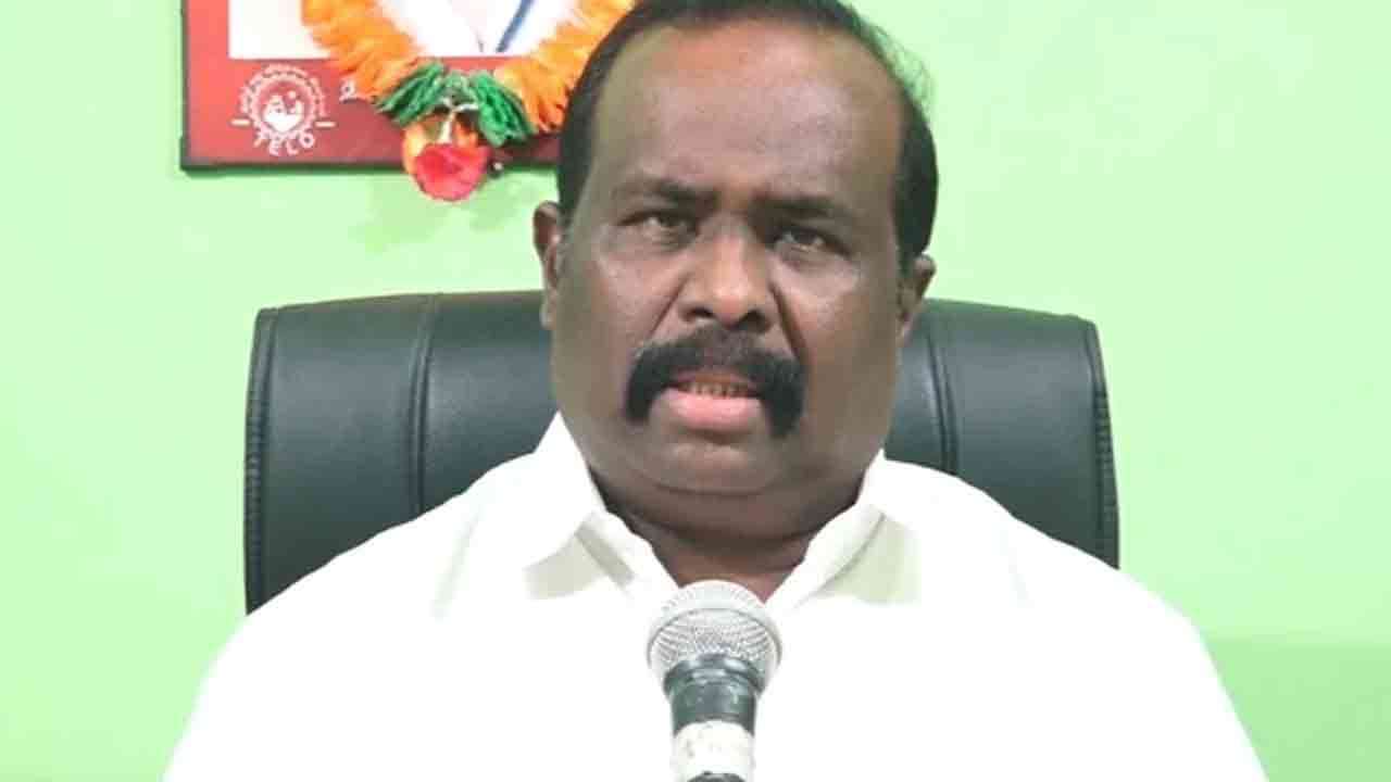 எனது கடவுச் சீட்டை நீதிமன்றில் ஒப்படைக்குமாறு நீதிமன்றம் கட்டளை