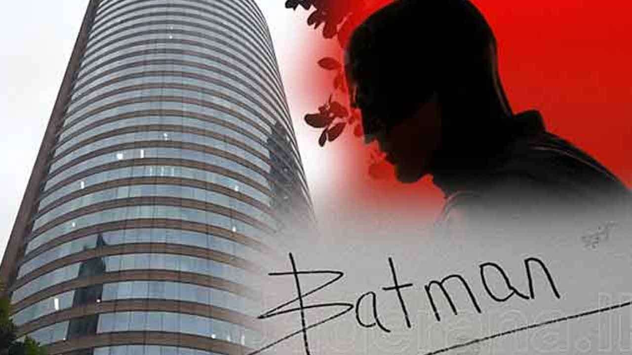 WTC உள்ளே இரவில் நடமாடும் 'BAT MAN'