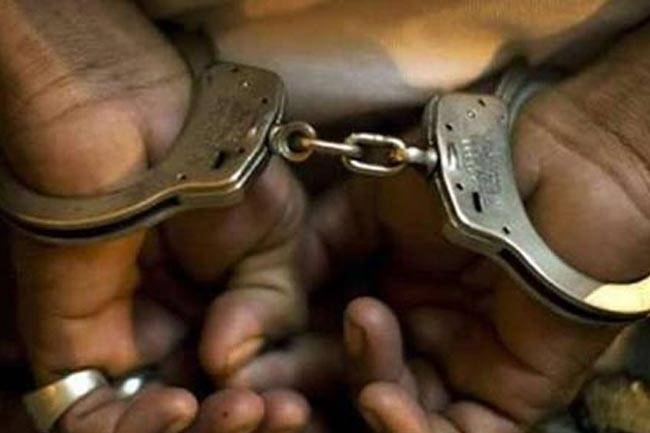 உள்நாட்டு துப்பாக்கியுடன் சந்தேகநபர்கள் இருவர் கைது