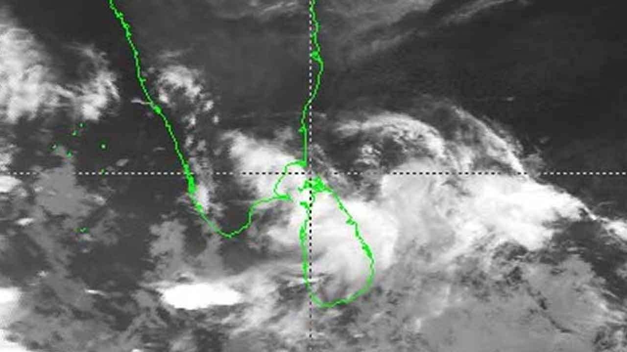 பல பிரதேசங்களில் இடியுடன் கூடிய மழை