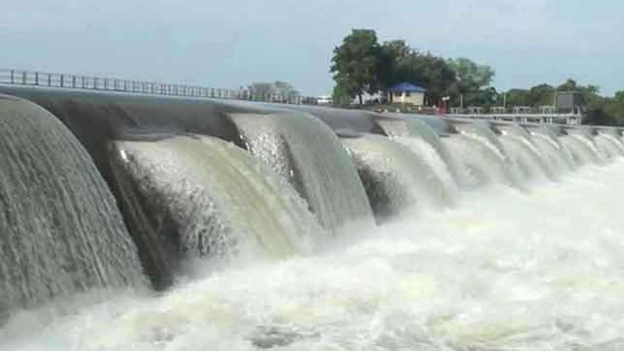 நிரம்பி வழியும் நீர்த்தேக்கங்கள்