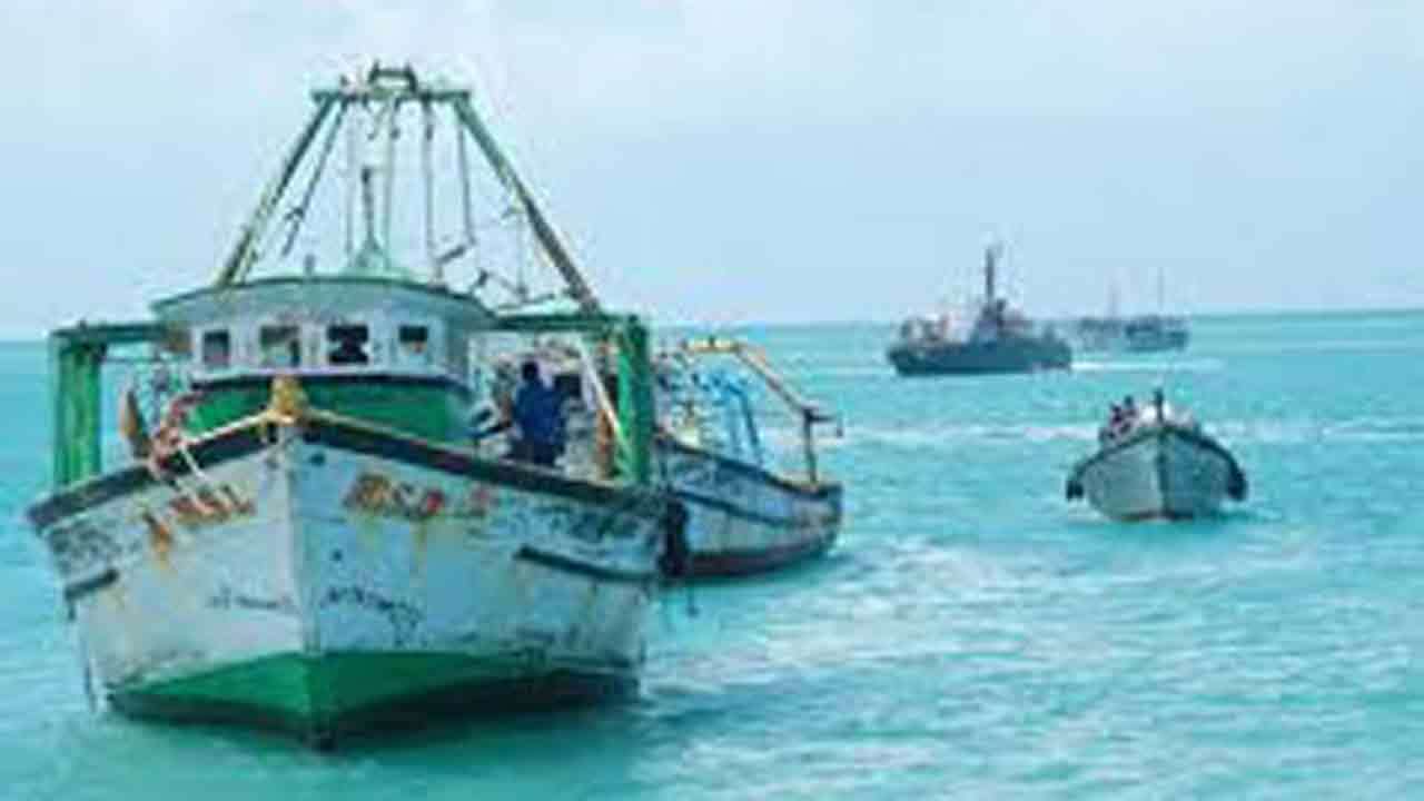 இந்திய மீனவர்கள் மீது துப்பாக்கிச் சூடு
