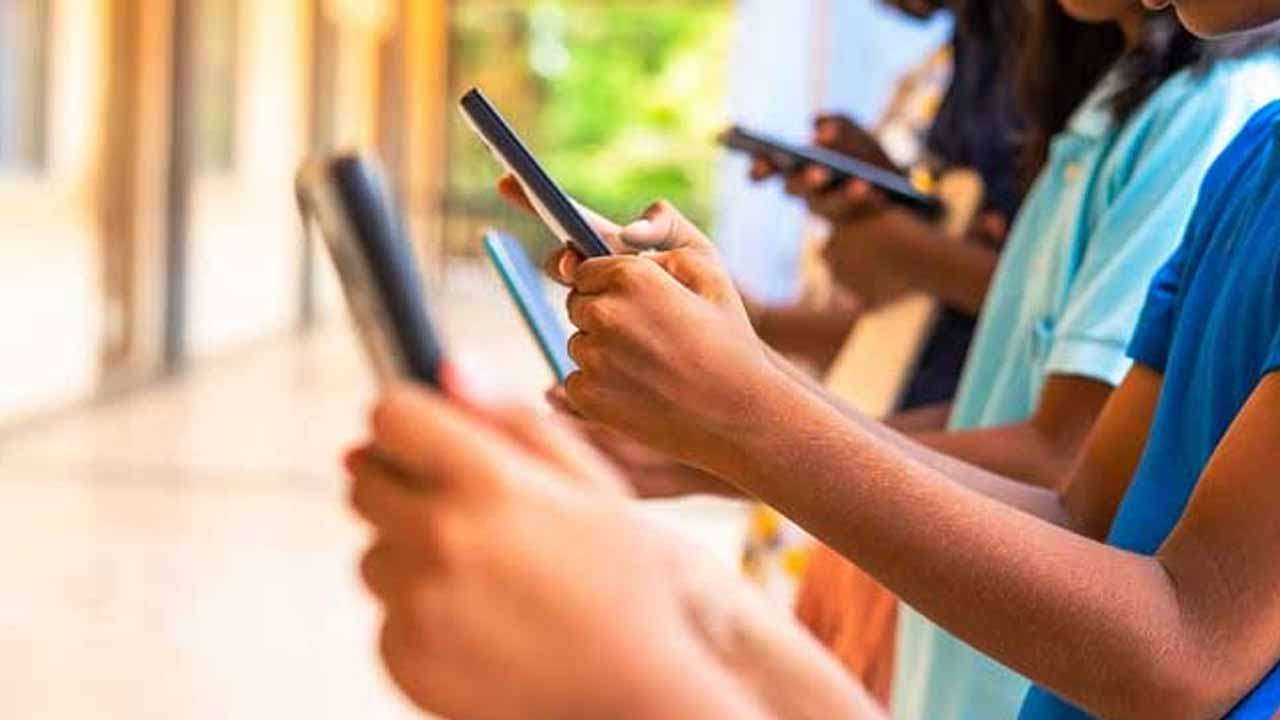 சமூக ஊடகங்களால் சிறுவர்களுக்கு காத்திருக்கும் ஆபத்து?