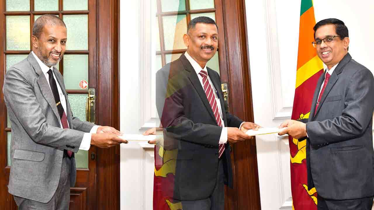 கிழக்கு மற்றும் வட மத்திய மாகாணங்களுக்கு புதிய பிரதம செயலாளர்கள் நியமனம்