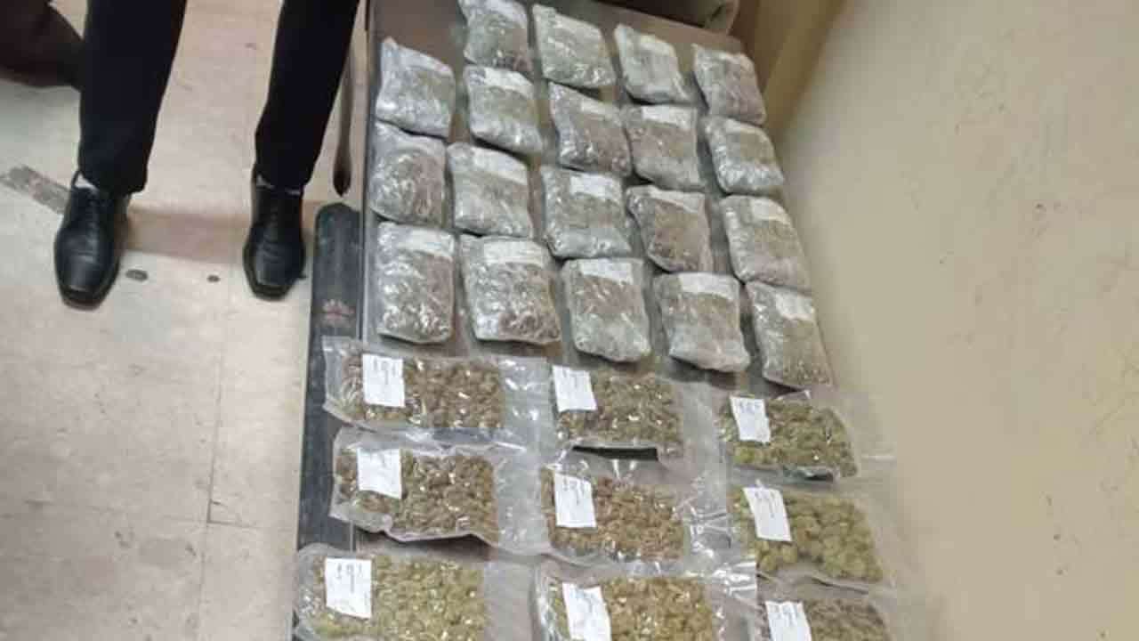 கட்டுநாயக்கவில் சிக்கிய குஷ்