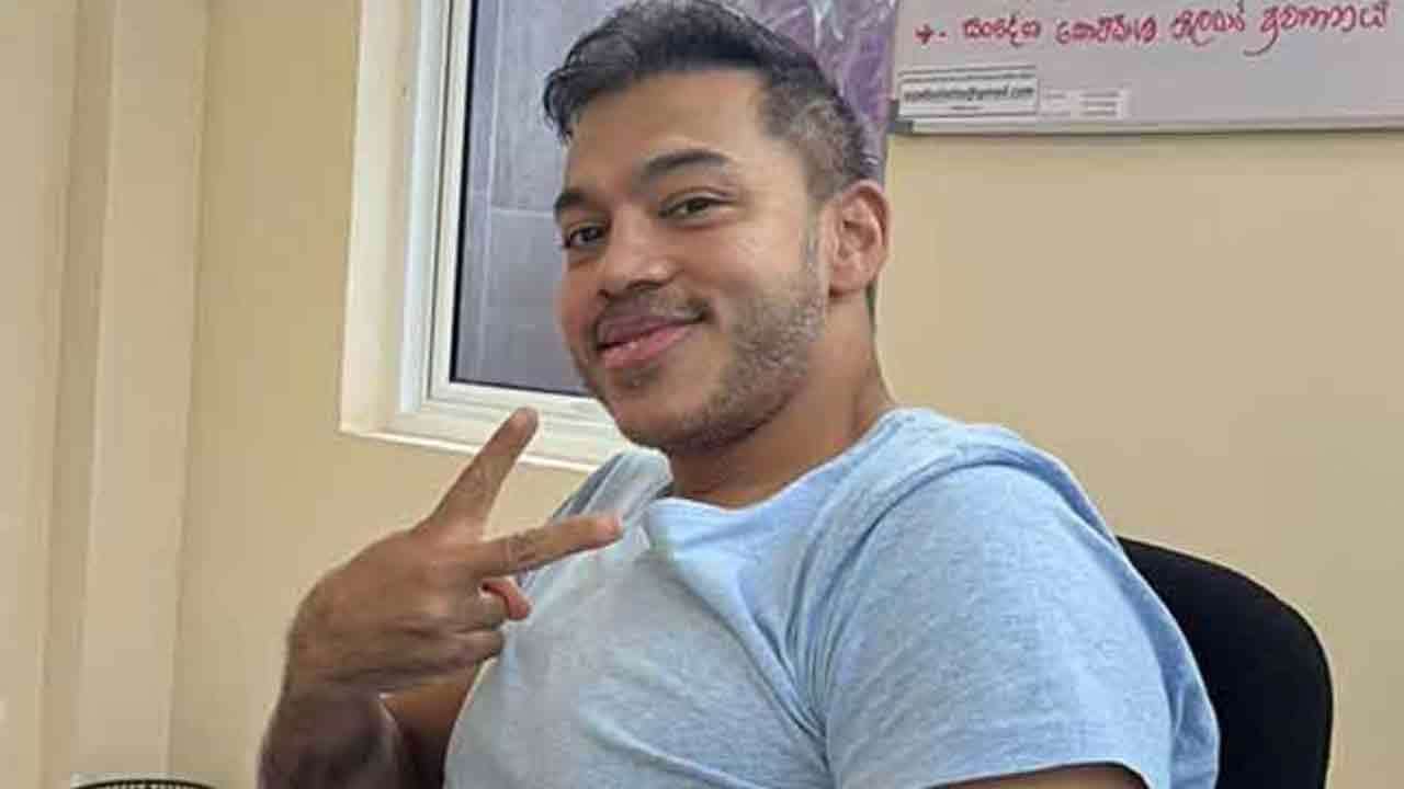 அனைத்து துப்பாக்கிகளையும் ஒப்படைத்த யோஷித!