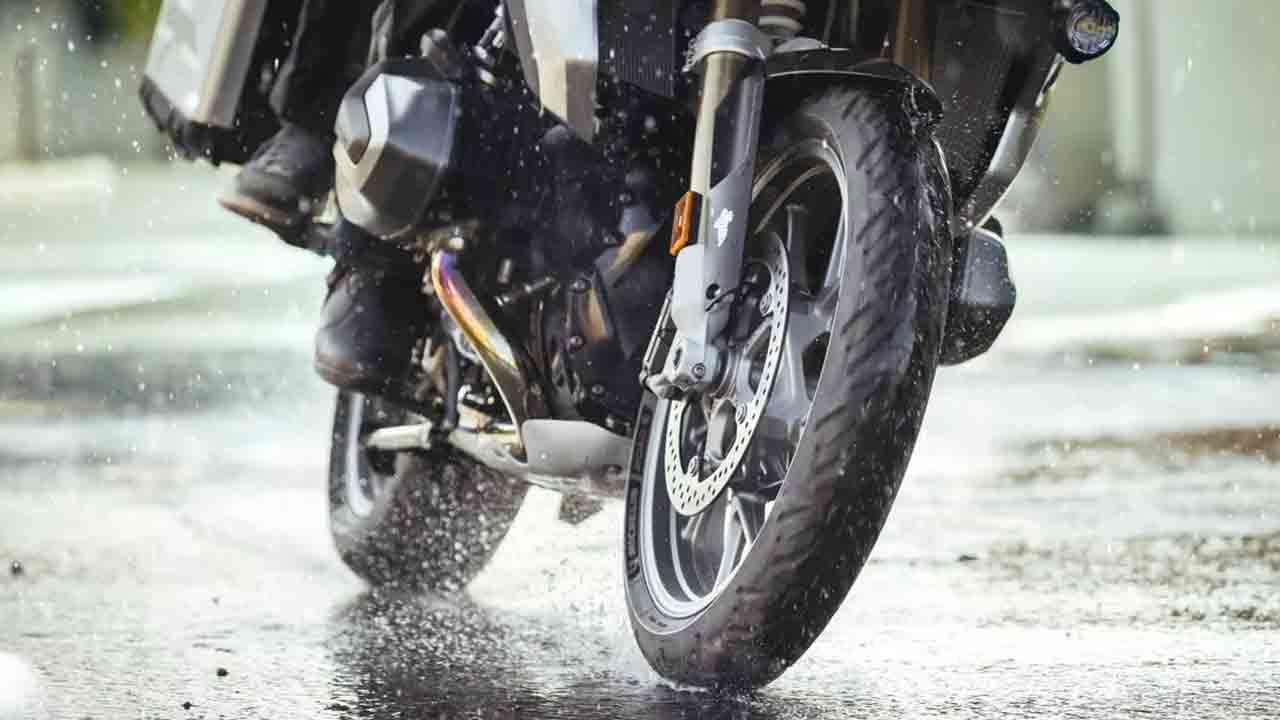 மோட்டார் சைக்கிள்கள் செல்ல தடை