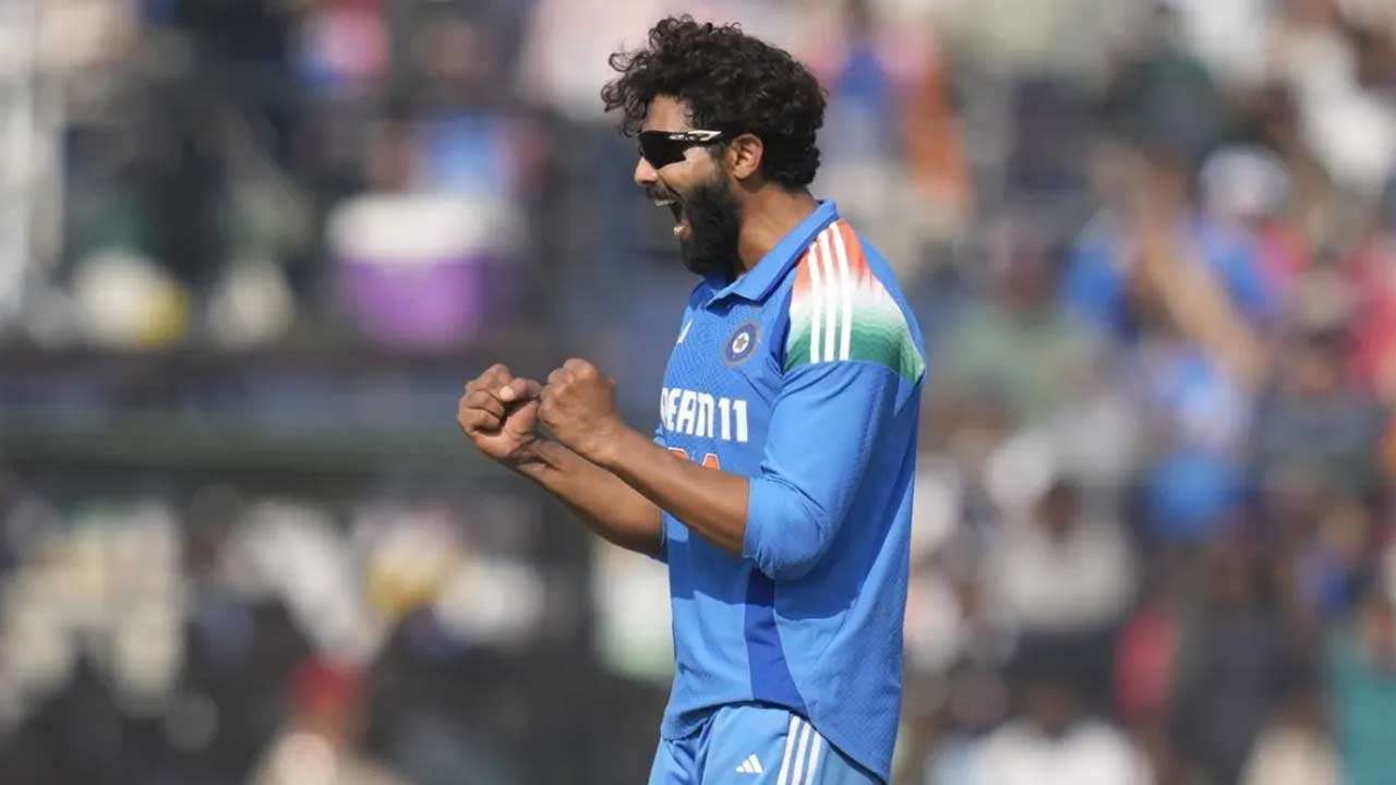 இந்திய அணி 4 விக்கெட்டுகளால் வெற்றி