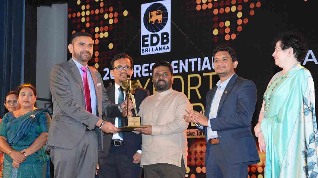 26வது வருடாந்த ஜனாதிபதி ஏற்றுமதி விருது வழங்கும் நிகழ்வில் ஆண்டின் ஏற்றுமதியாளர் விருதை வென்ற MAS