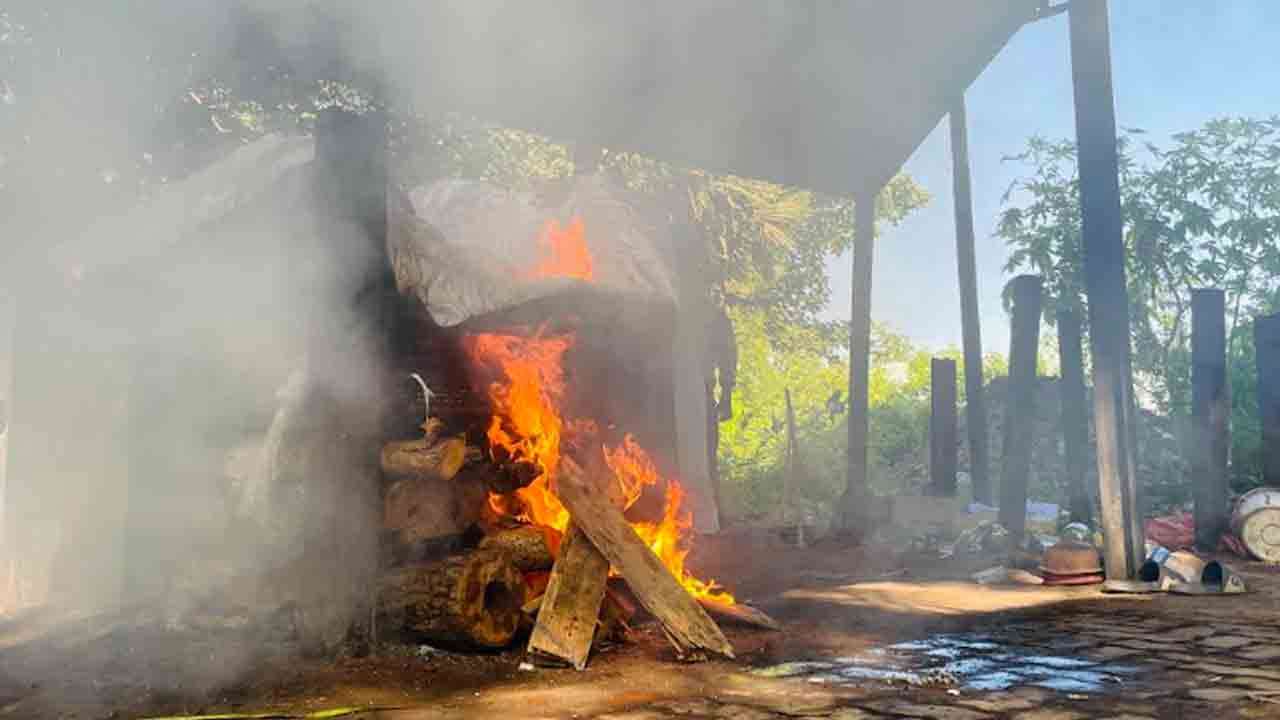 தீயுடன் சங்கமானார் இராஜநாயகம் பாரதி