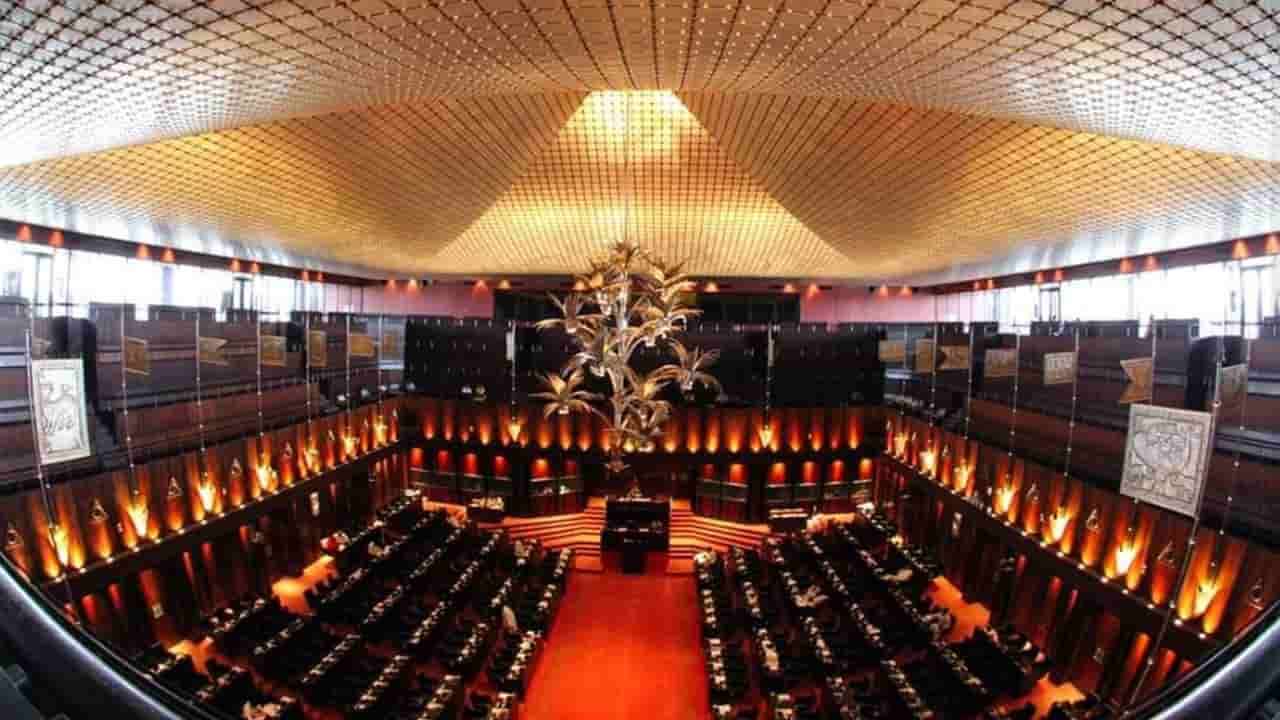 பாராளுமன்ற நடவடிக்கைகள் ஒத்திவைப்பு