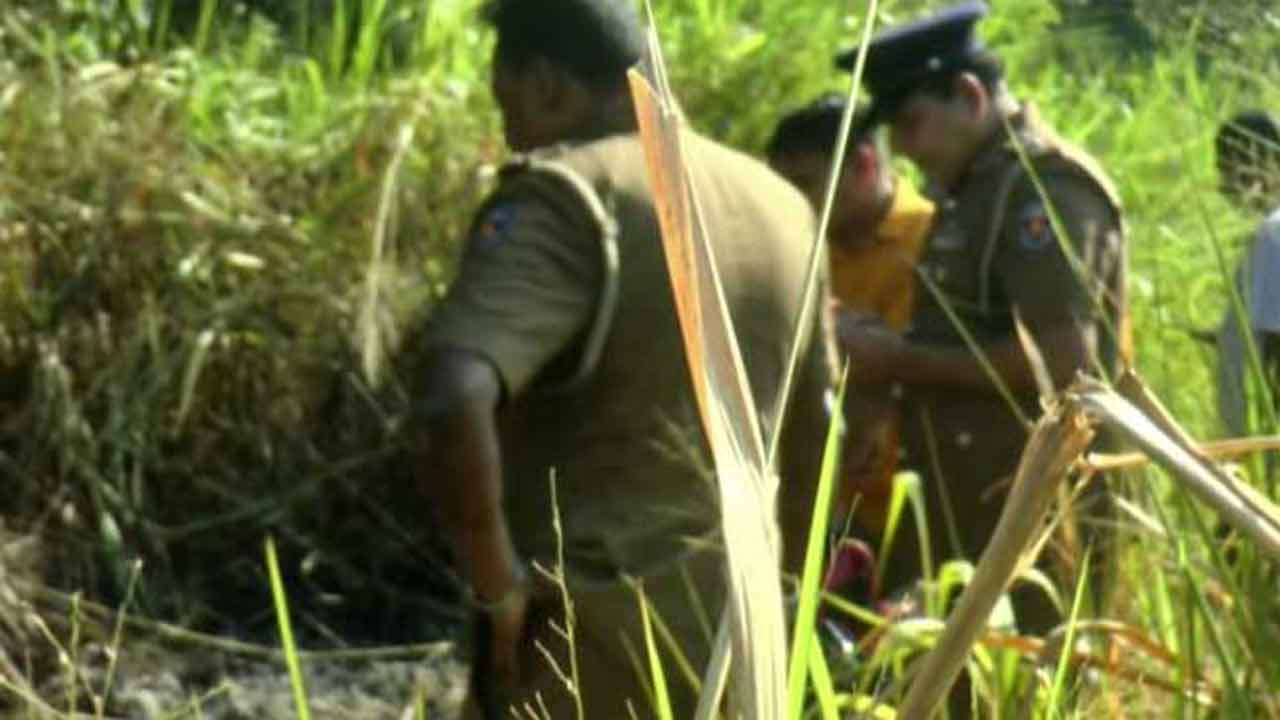 பாதி எரிந்த நிலையில் சடலம் ஒன்று கண்டுபிடிப்பு