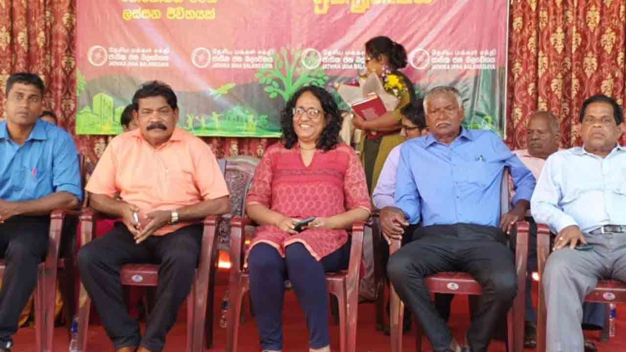 மக்கள் சந்திப்பு கூட்டத்தில் கலந்து கொண்ட பிரதமர்