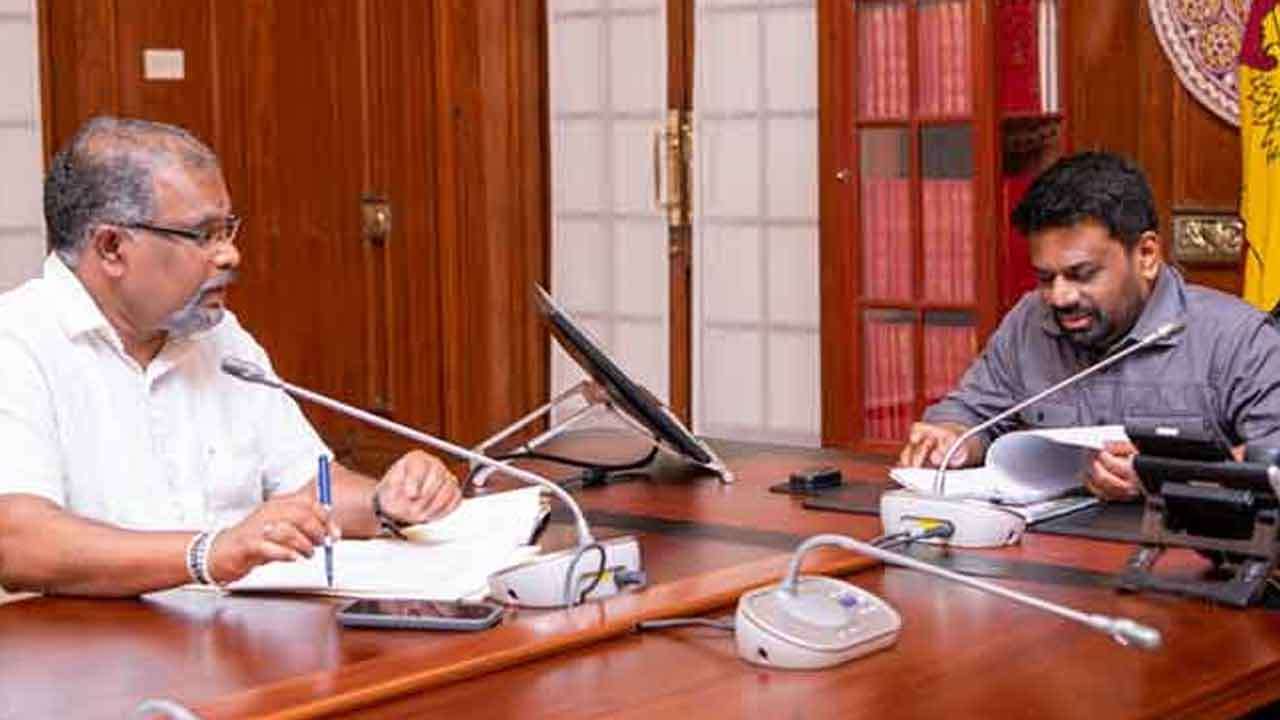 வரவு செலவுத் திட்டத்தின் இறுதி வரைவை பார்வையிட்ட ஜனாதிபதி