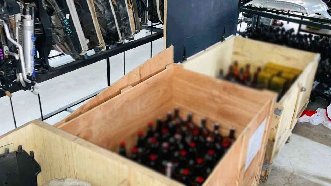  ஒரு கோடி பெறுமதியான வெளிநாட்டு மதுபானம் சிக்கியது