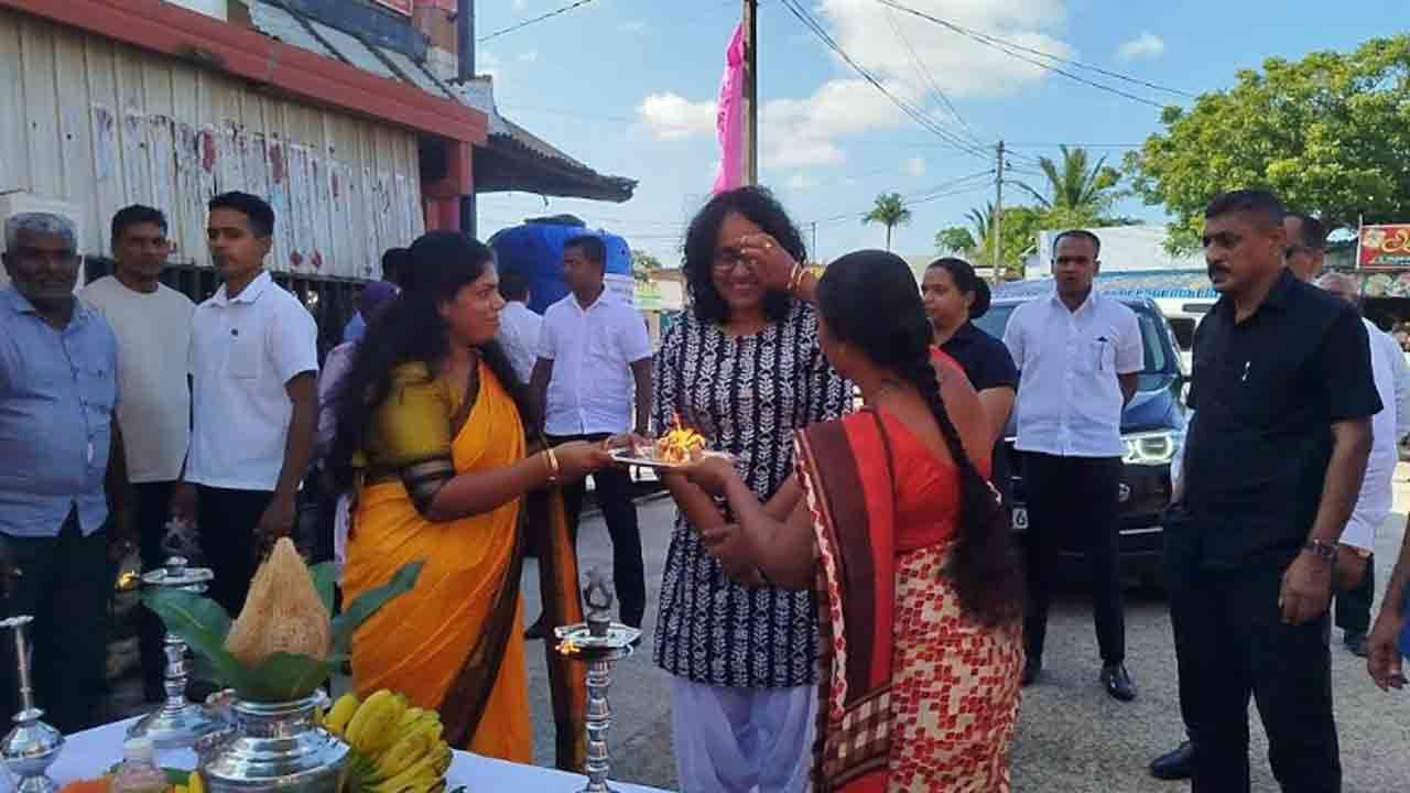 பிரதமர் ஹரிணி அமரசூரிய முல்லைத்தீவு மக்களுடன் சந்திப்பு 