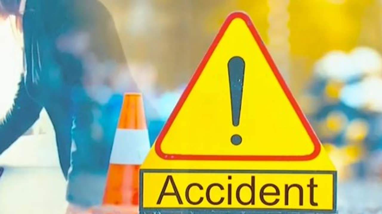 பஸ் - வேன் விபத்தில் 12 பேர் வைத்தியசாலையில் அனுமதி