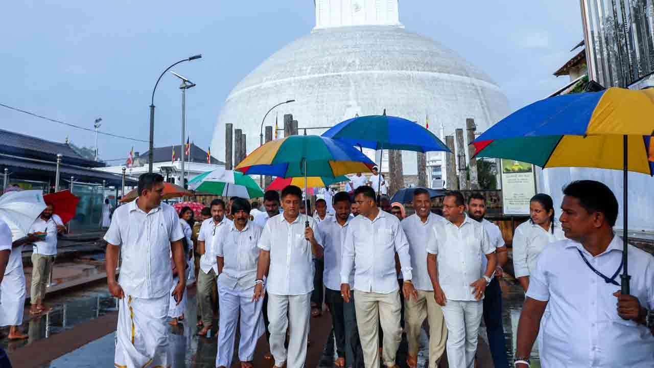 அரசாங்கம் திணறுகிறது