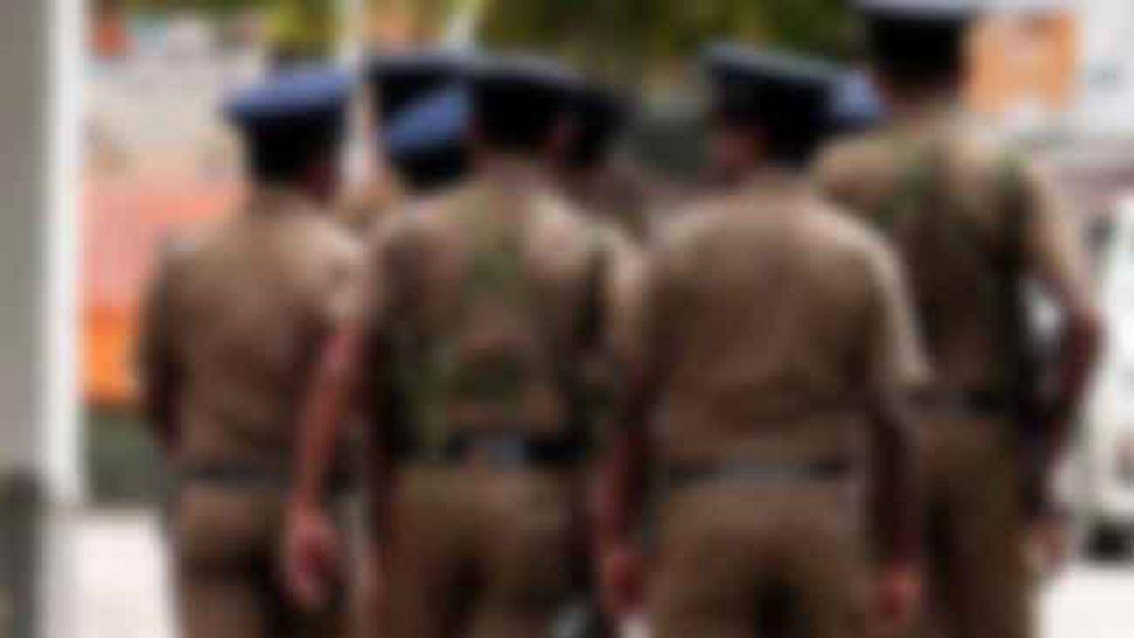 பொலிஸ் அதிகாரிகளுக்கு தனியான சம்பள கட்டமைப்பு