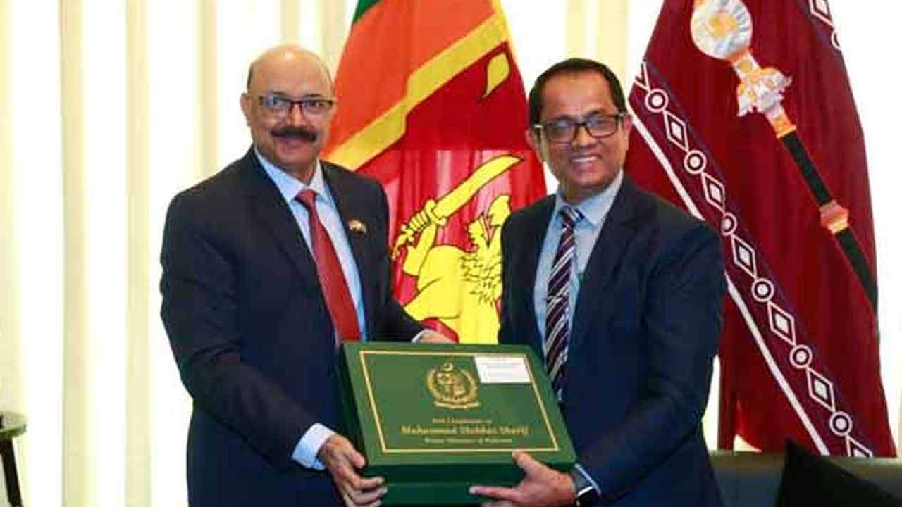 பாகிஸ்தான் உயர்ஸ்தானிகர், சபாநாயகரைச் சந்தித்தார் 