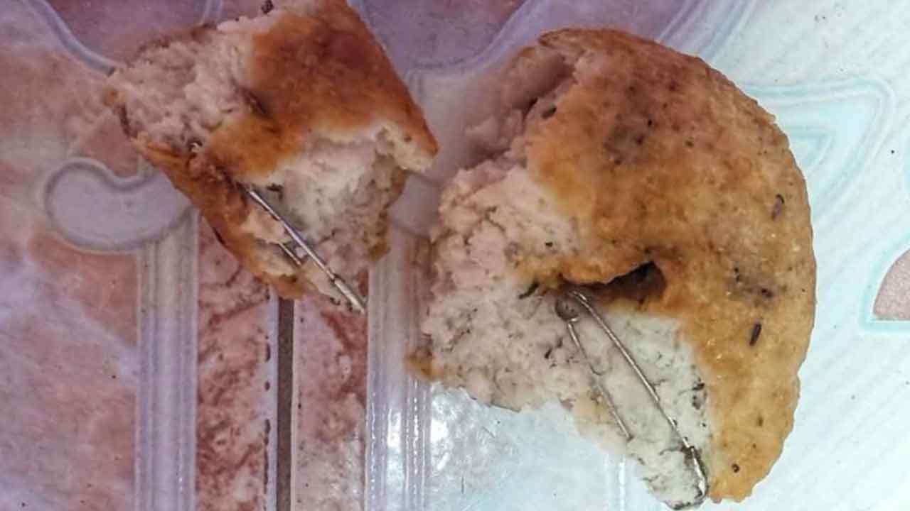 சைவ உணவகம் ஒன்றின் வடைக்குள் சட்டை ஊசி