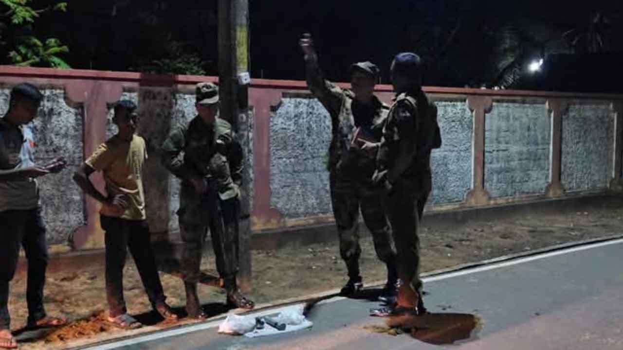 கடலில் மிதந்து வந்த மர்மப்பொருள் வெடித்து ஒருவர் படுகாயம்