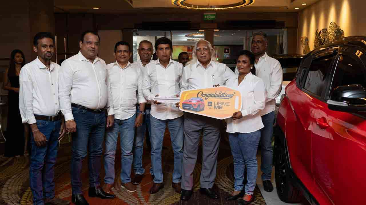 ஜனசக்தி லைஃப் முன்னெடுத்த Drive Me திட்டத்தினூடாக சிறந்த விற்பனை செயற்பாட்டாளர்களுக்கு கௌரவிப்பு