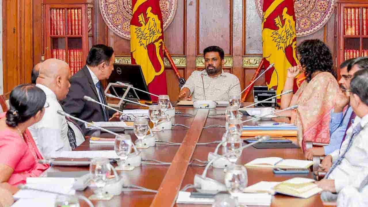 ஜனாதிபதிக்கும் கல்வி அமைச்சின் அதிகாரிகளுக்கும் இடையில் சந்திப்பு