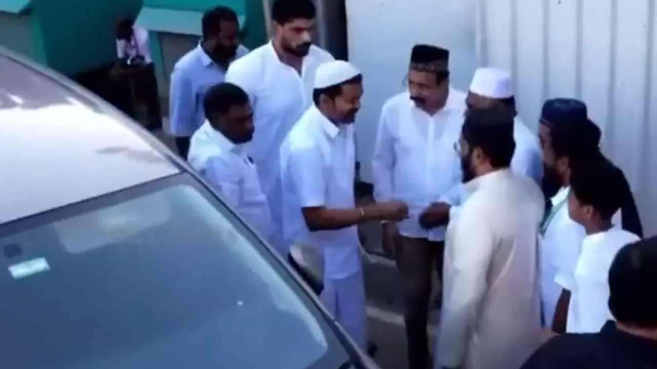 த.வெ.க சார்பில் இஃப்தார் விருந்து