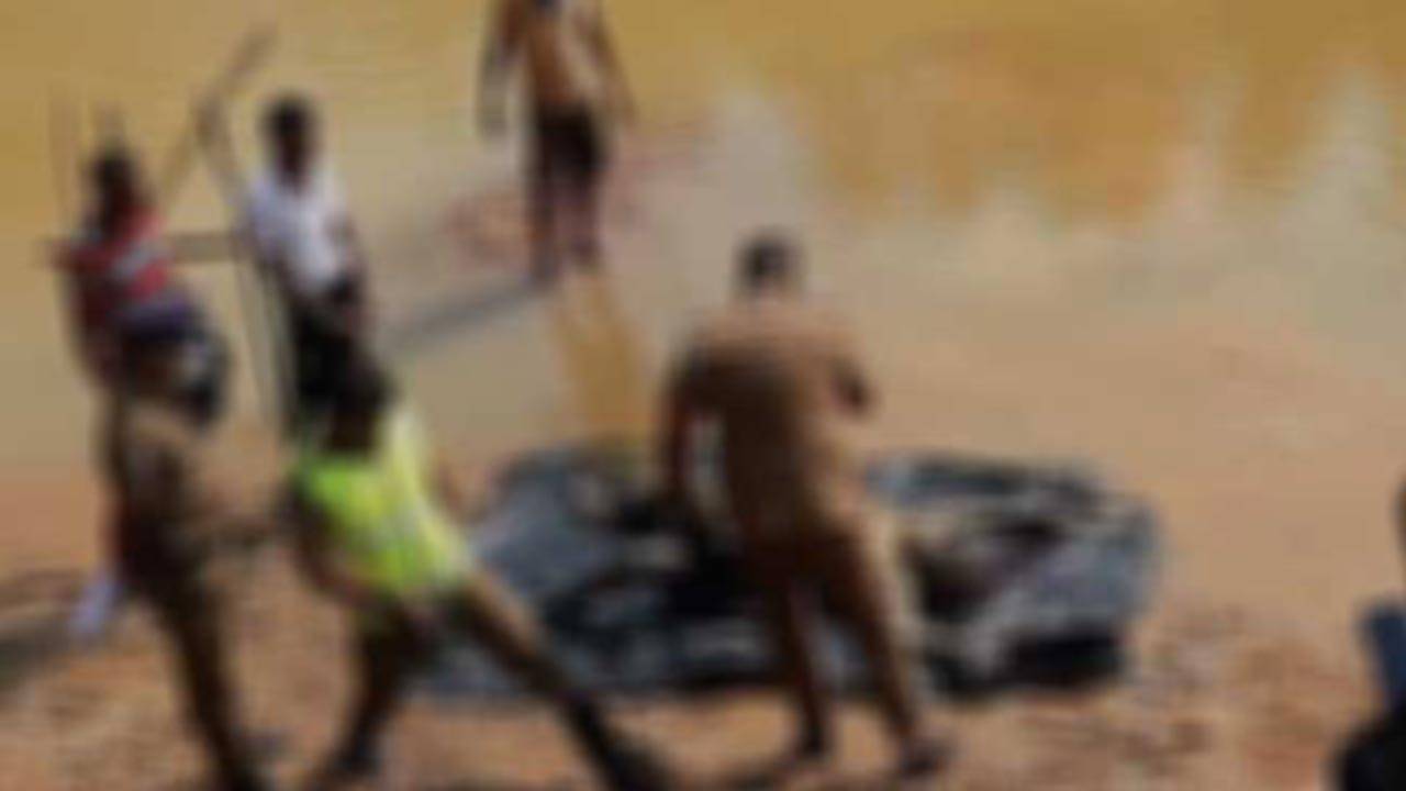 19 வயது இளம் பெண் சடலமாக மீட்பு - காதலன் தூக்கிட்டு தற்கொலை!