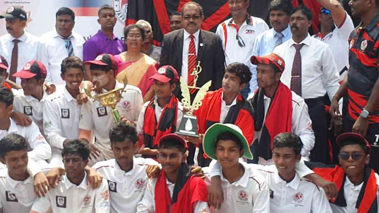 வடக்கின் சமரில் புனித ஜோன்ஸ் கல்லூரி வெற்றி