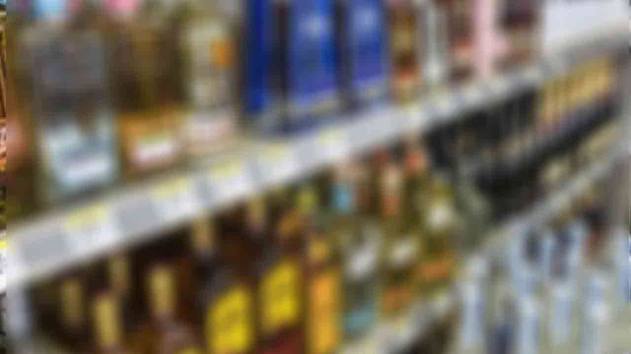 சட்டவிரோத மதுவை தடுக்க குறைந்த விலையில் புதிய மதுபானம்