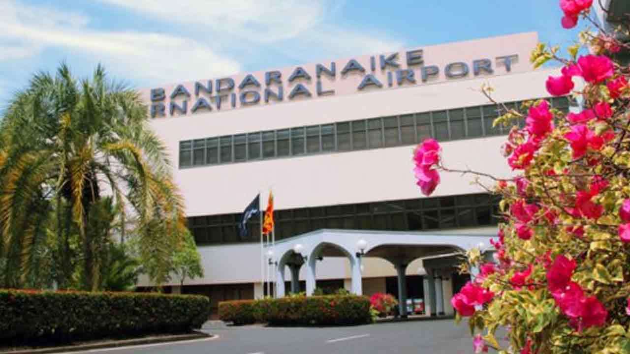 நாடு கடத்தப்பட்ட 15 இந்தியர்கள்!