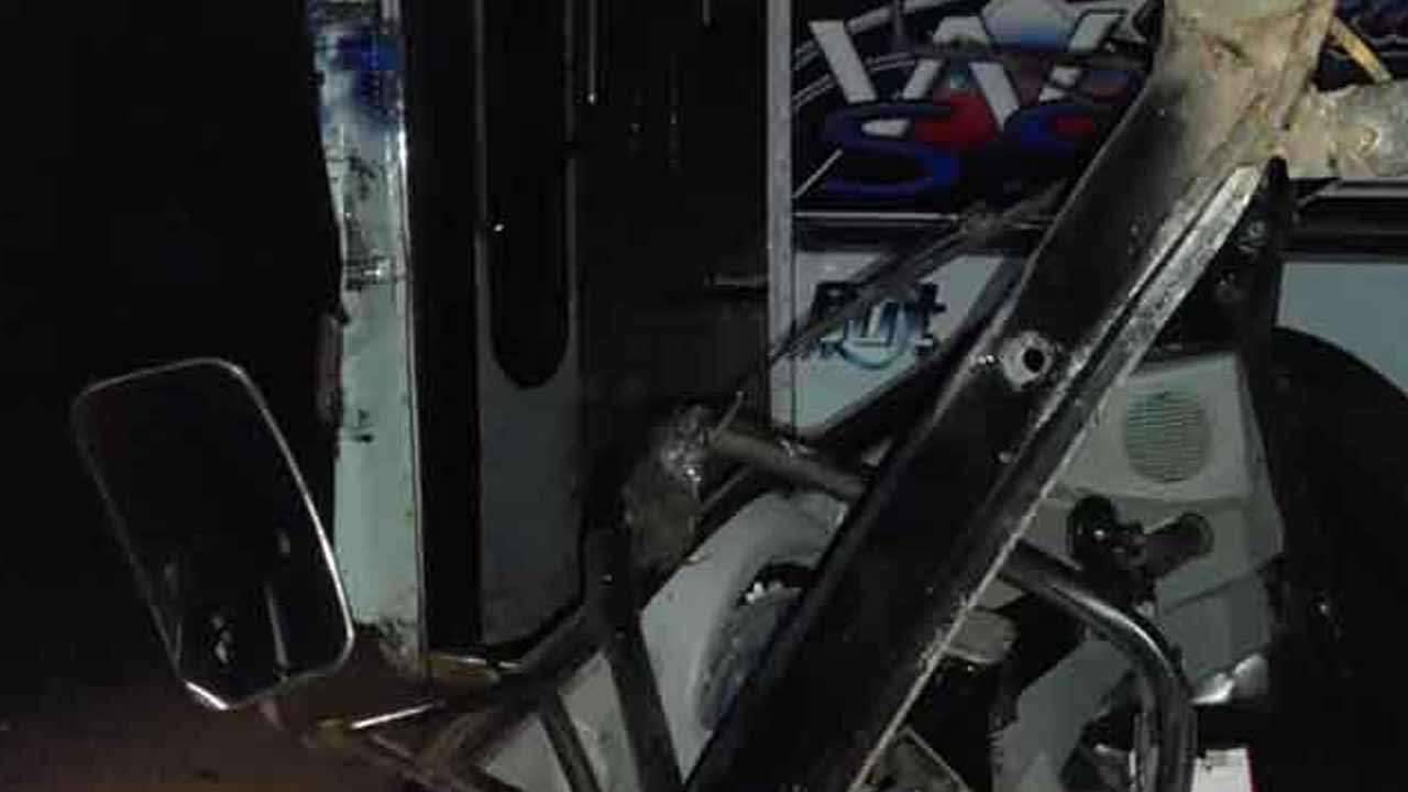 மாதம்பே பகுதியில் விபத்து - மூவர் பலி