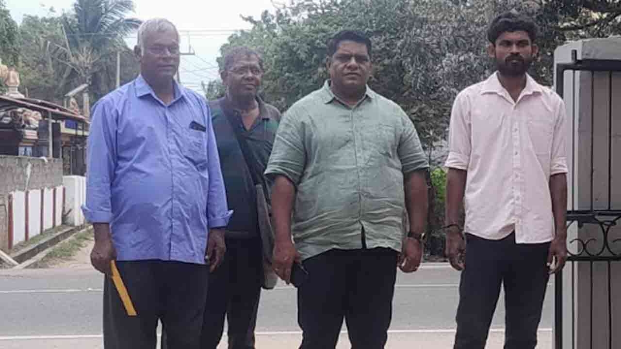 கட்டுப்பணத்தை செலுத்திய ஜனநாயக தமிழ் தேசிய கூட்டமைப்பு