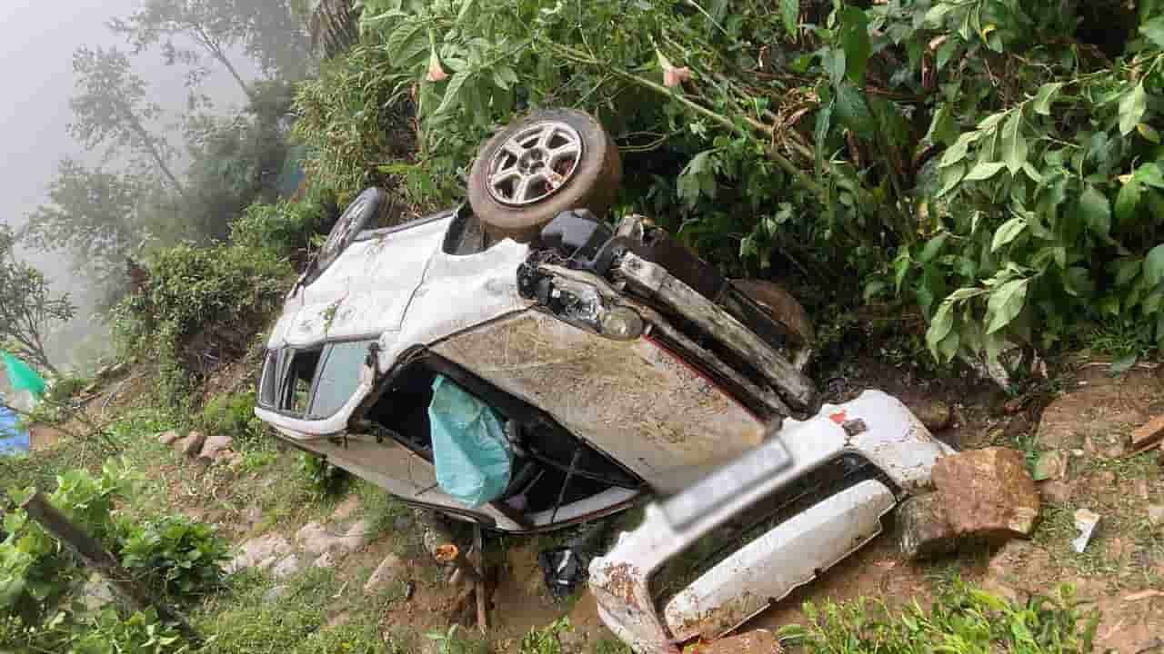 நுவரெலியாவில் கோர விபத்து - மூவர் படுகாயம்