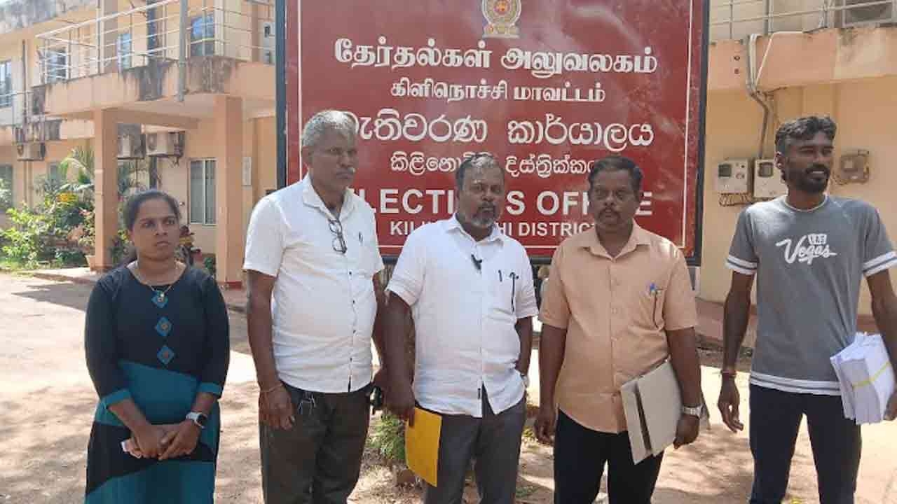 கிளிநொச்சியில் கட்டுப்பணத்தை செலுத்திய EPDP