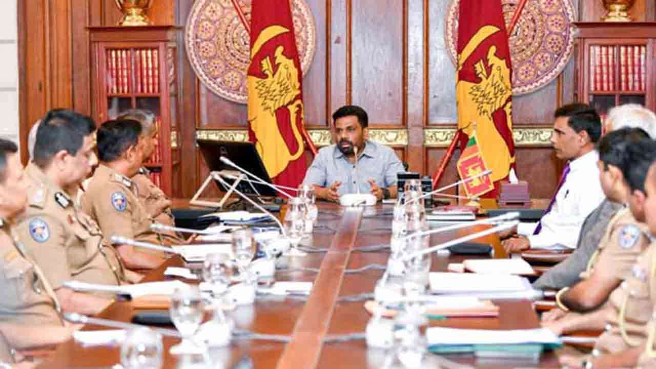 ஜனாதிபதிக்கும் மேல் மாகாண பொலிஸ் உயரதிகாரிகளுக்கும் இடையில் சந்திப்பு