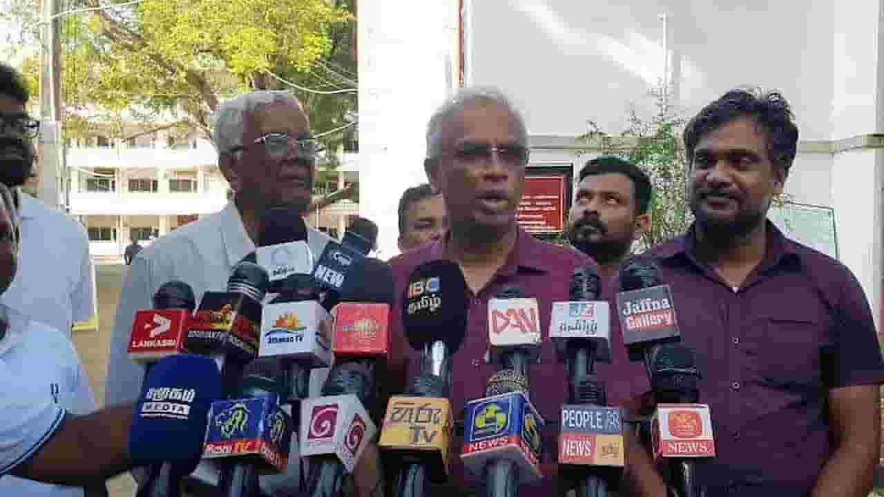 யாழில் வேட்புமனு தாக்கல் செய்த இலங்கை தமிழ் அரசுக் கட்சி!