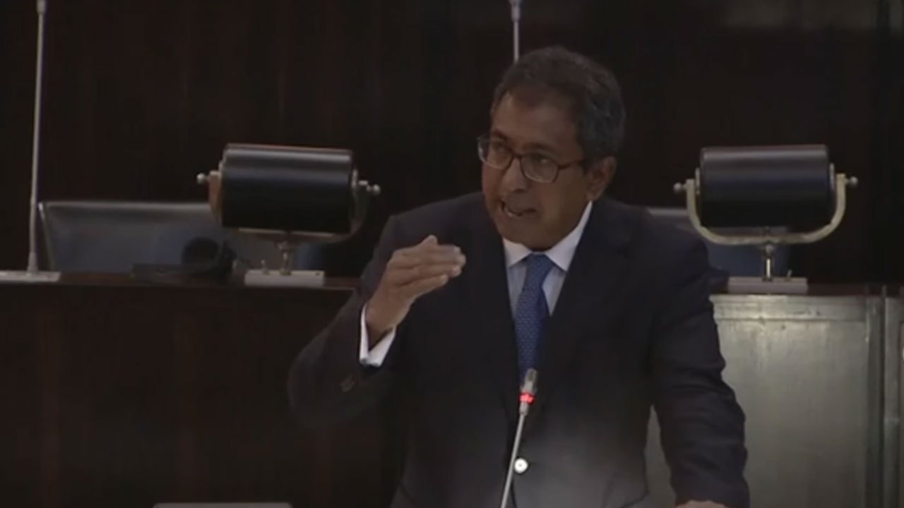 சிகரெட் வரி விதிக்கப்படும் முறை தவறு