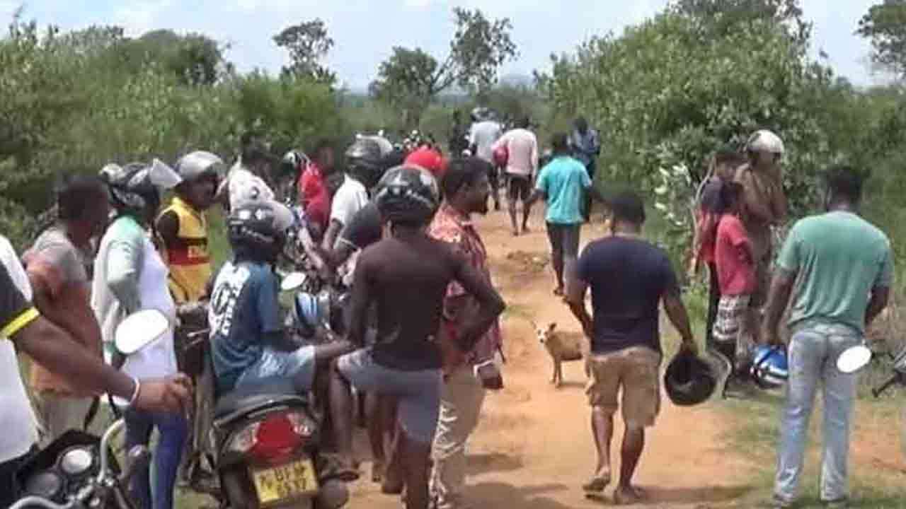 அரச அதிகாரிகளுக்கும், விவசாயிகளுக்கும் இடையே மோதல்
