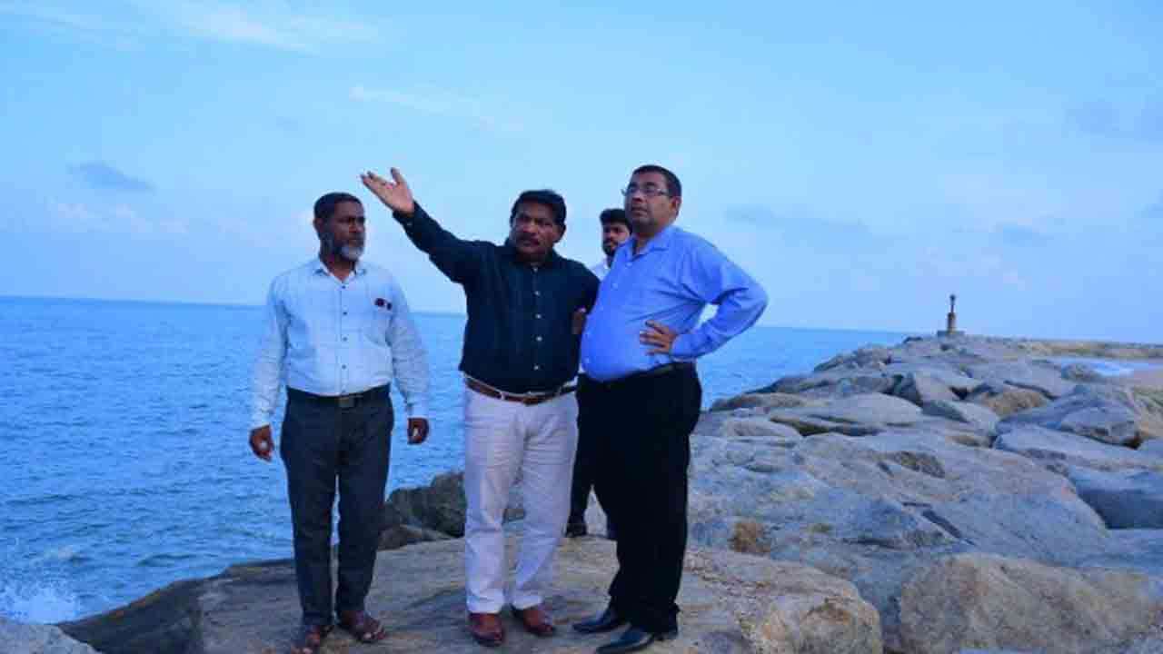 ஒலுவில் துறைமுக செயற்பாடுகளை மீள ஆரம்பிக்க நடவடிக்கை