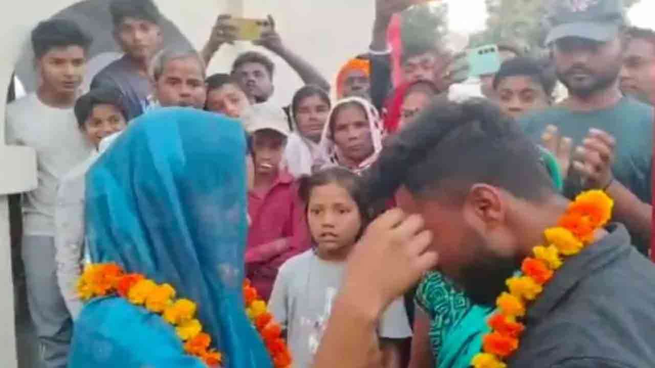 காதலனுக்கு திருமணம் செய்து வைத்த கணவர்