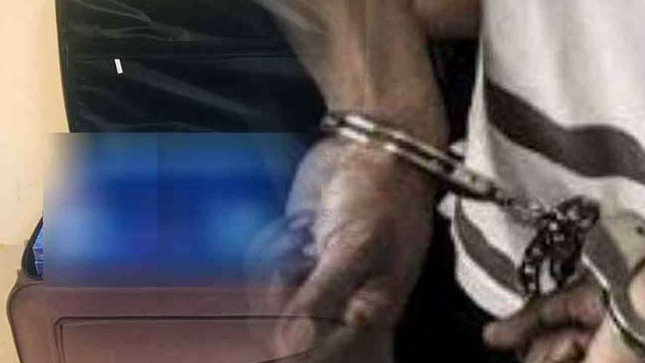 40 இலட்சம் பெறுமதியான  சிகரெட்டுகளுடன் ஒருவர் கைது