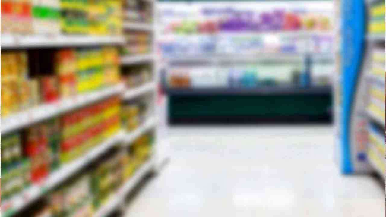 பிரபல பல்பொருள் அங்காடிகள் 23க்கு எதிராக வழக்கு