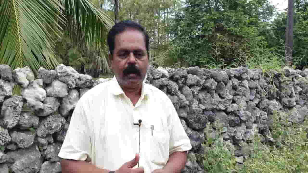 தமிழர்களின் பொருளாதாரம் பெரியளவில் அளிக்கப்பட்டிருக்கிறது