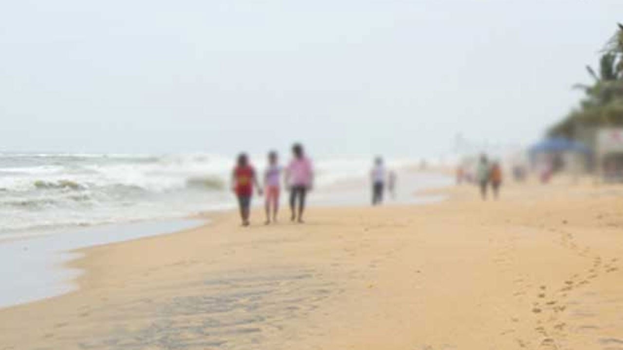 மொரட்டுவ கடற்கரையில் பெண்ணின் சடலம் மீட்பு